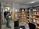 První tenái mohli zamíit do nové mstské knihovny v Sokolov v úterý. Své...