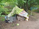 Stanov tbor bezdomovc u Hostivask pehrady v Praze. (z 2020)