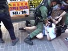 Hongkongská policie brutáln zatkla dvanáctiletou dívku