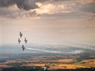 Akrobatick� formace Flying Bulls.