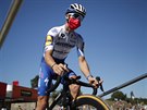 Julian Alaphilippe na startu desáté etapy Tour de France