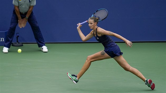 Karolna Plkov se sna dohonit mek v utkn druhho kola US Open.