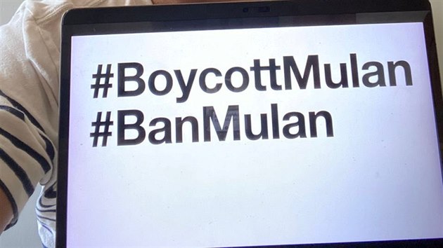 Aktivista Joshua Wong s vzvou k bojkotu filmu Mulan. (5. z 2020)