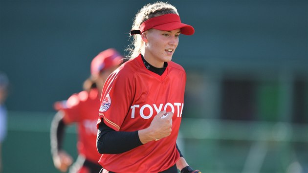 Nadhazovaka Veronika Peckov si jako prvn esk softbalistka v historii vyzkouela nejprestinj ligu svta v Japonsku, psob v tmu Toyota Red Terries.