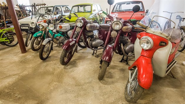 Výstavka starých motocyklů v Muzeu zemědělské techniky našich dědů v Pravčicích