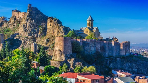 Centrum Tbilisi, nad kterm se ty ruiny pevnosti ze 3. stolet, se uchz o msto na seznamu UNESCO.