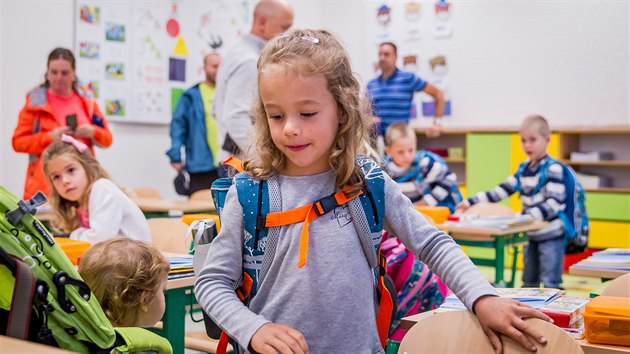 Ve Srubci na Budějovicku vyrostla zbrusu nová základní škola, která dnes přivítala první děti.