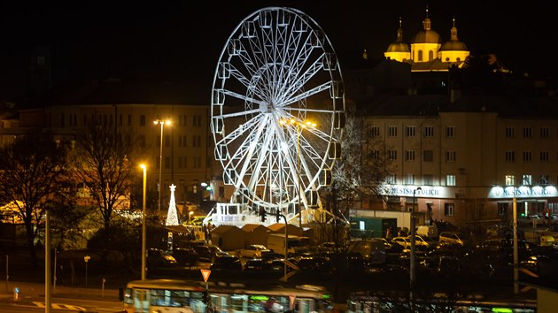 Olomouck vnon trhy kadoron lkaj davy lid, loni nabdly poprv i rusk kolo v prostoru trnice.