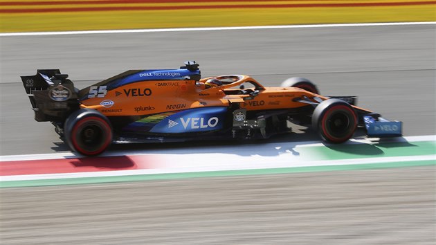 Carlos Sainz z McLarenu na okruhu v italsk Monze
