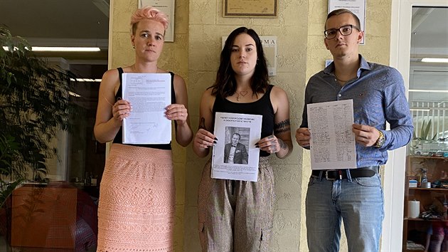 Pozůstalí po zavražděném majiteli autodopravy v Klatovech sepsali žádost, kterou adresovali státnímu zástupci. V ní ho žádali, aby se proti rozsudku a výši trestu pro vraha odvolal.