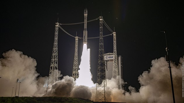 Start rakety Vega s českým nosičem družic na palubě.