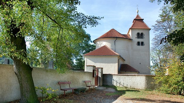 Stavbu nechal postavit kníže Spytihněv mezi lety 895 až 915. 