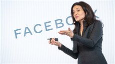 Provozní editelka Facebooku Sheryl Sandberg oznamuje sputní Facebook Jobs