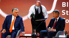 Ma�arský premiér Viktor Orbán (vlevo) a �eský premiér Andrej Babi� na Bledském...