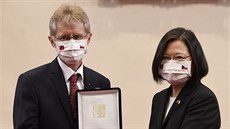 Pedseda Senátu Milo Vystril se setkal 3. záí 2020 v Tchaj-peji s...
