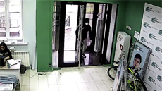 Neznámí úto�níci zaúto�ili na kancelá� opozice v ruském Novosibirsku. (8. zá�í...
