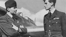 První velitelé 312. eskoslovenské stíhací perut RAF, vlevo Ján Ambru a...