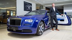 Jindich Jedík prodává v praském showroomu Rolls-Royce vozy od poátk psobení znaky na eském trhu.