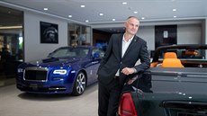 Jindich Jedík prodává v praském showroomu Rolls-Royce vozy od poátk psobení znaky na eském trhu.