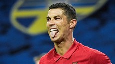 Cristiano Ronaldo v zpase Ligy nrod mezi Portugalskem a vdskem pekonal...