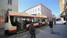 Dopravní podnik Města Jihlavy už nový trolejbus s baterií na zkoušku poslal do...