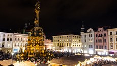 Olomoucké vánoní trhy kadoron lákají davy lidí, na snímku zahájení tch...