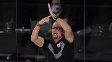 Torontský kou� Nick Nurse si �ádá time out.