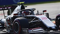 Kevin Magnussen ze stáje Haas na okruhu v italské Monze