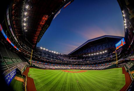 Celkový pohled na baseballový stadion Globe Life Field v texaském Arlingtonu....