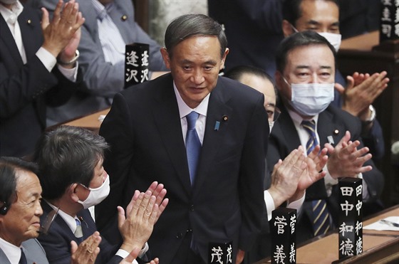 Nový japonský premiér Jošihideho Sugu krátce po svém zvolení. (16. září 2020)