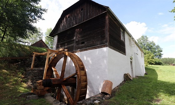 Nové vodní kolo mlýna v obci Zahrádka v Brdech