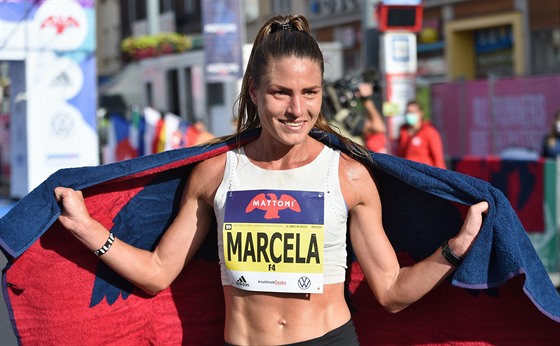 Marcela Joglová v cíli Ústeckého půlmaratonu