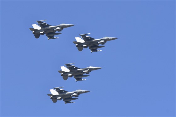 Dny NATO v Ostrav. Letouny F-16 amerického letectva