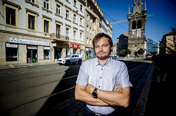Aktivista Petr Mstecký, pedseda spolku Snesitelné bydlení v centru Prahy a...