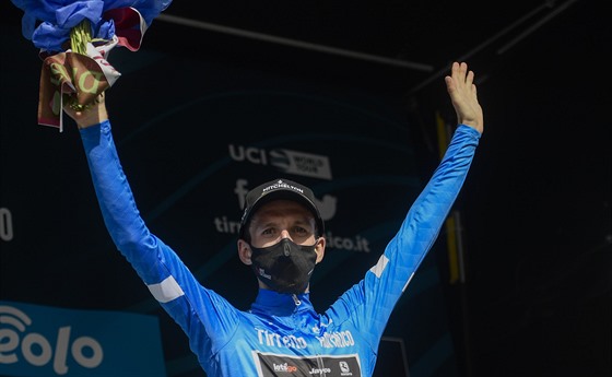 Loňský šampion Tirrena Simon Yates.