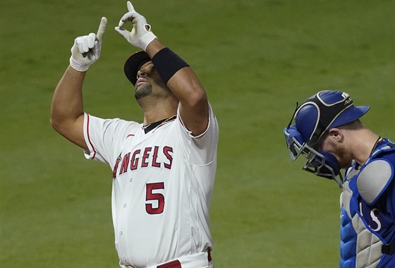 Albert Pujols po jednom ze svých homerun.