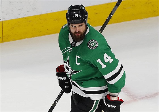 Jamie Benn z Dallasu má radost ze svého gólu.