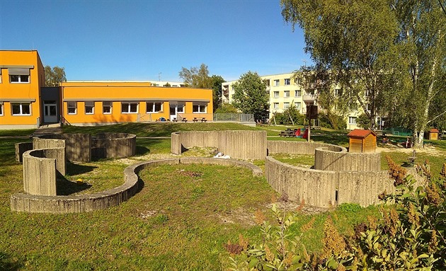 Bludit stálo na zahrad kolky. Autorem byl Ilja Bílek, jeho práce jsou...