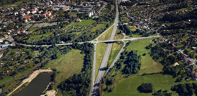 Stavba dvou nových most nad typroudou silnicí a eleznicí ve Frýdlantu nad...