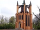 Novogotický templ, který stojí v nejvyšším bodě zámeckého parku v Krásném...