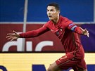 Cristiano Ronaldo bí oslavit jednu ze svých tref v utkání Ligy národ mezi...
