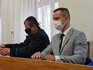 Obalovan Vojtch Chaura (vpravo) u Okresnho soudu v Trutnov (10. 9. 2020)