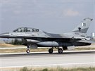 Zatím posledním úspchem letoun F-16 byl souboj pákistánského a indického...