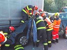 Pi úterní nehod na dálnici D2 zasahovaly ti hasiské jednotky. idi dodávky...