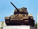 Sovtsk tank T-34/85 byl patnct let neodmyslitelnou kulisou u vpadovky z...