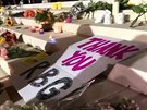 Lidé uctili památku zesnulé soudkyn ped budovou Nejvyího soudu