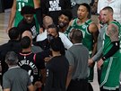 Pozápasový konflikt mezi hrái Boston Celtics a Toronto Raptors, v jeho stedu...