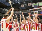 Pardubití basketbalisté se radují z triumfu v Alpe Adria Cupu.