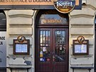 Na rohu Lupáovy a Rokycanovy ulice najdete dodnes restauraci U Dudáka, do...