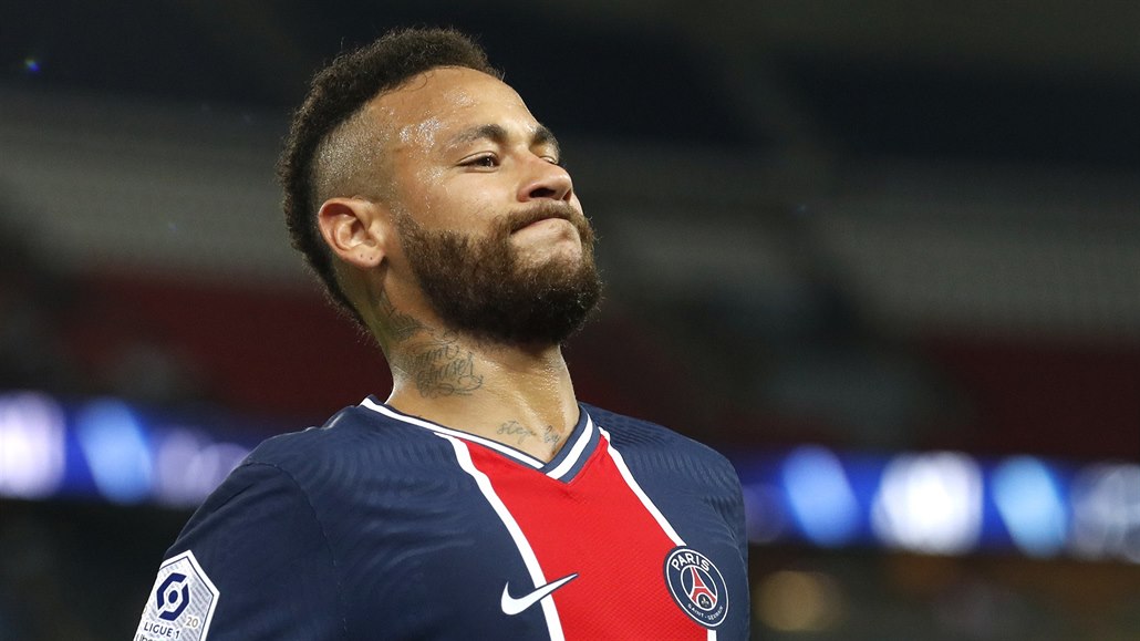 Neymar, nejv�t�í hv�zda pa�í�ského St. Germain, b�hem utkání proti Marseille.